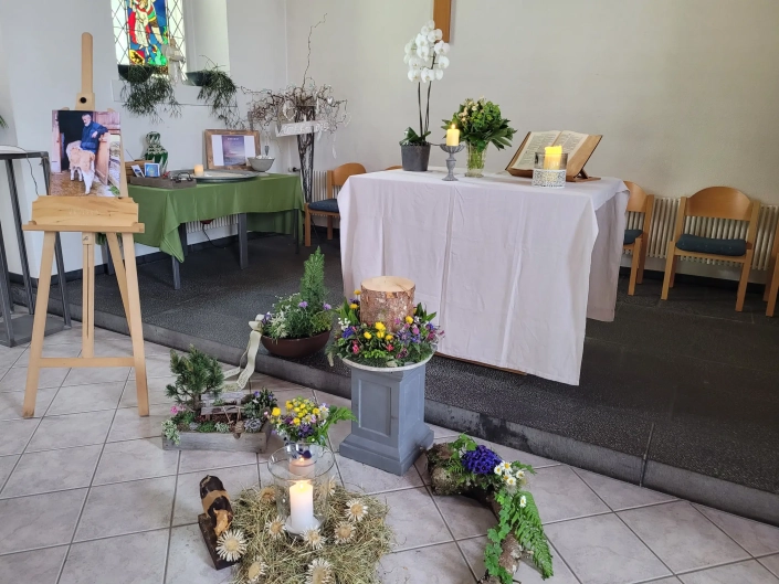 Lichterherz mit Trockenblumen
